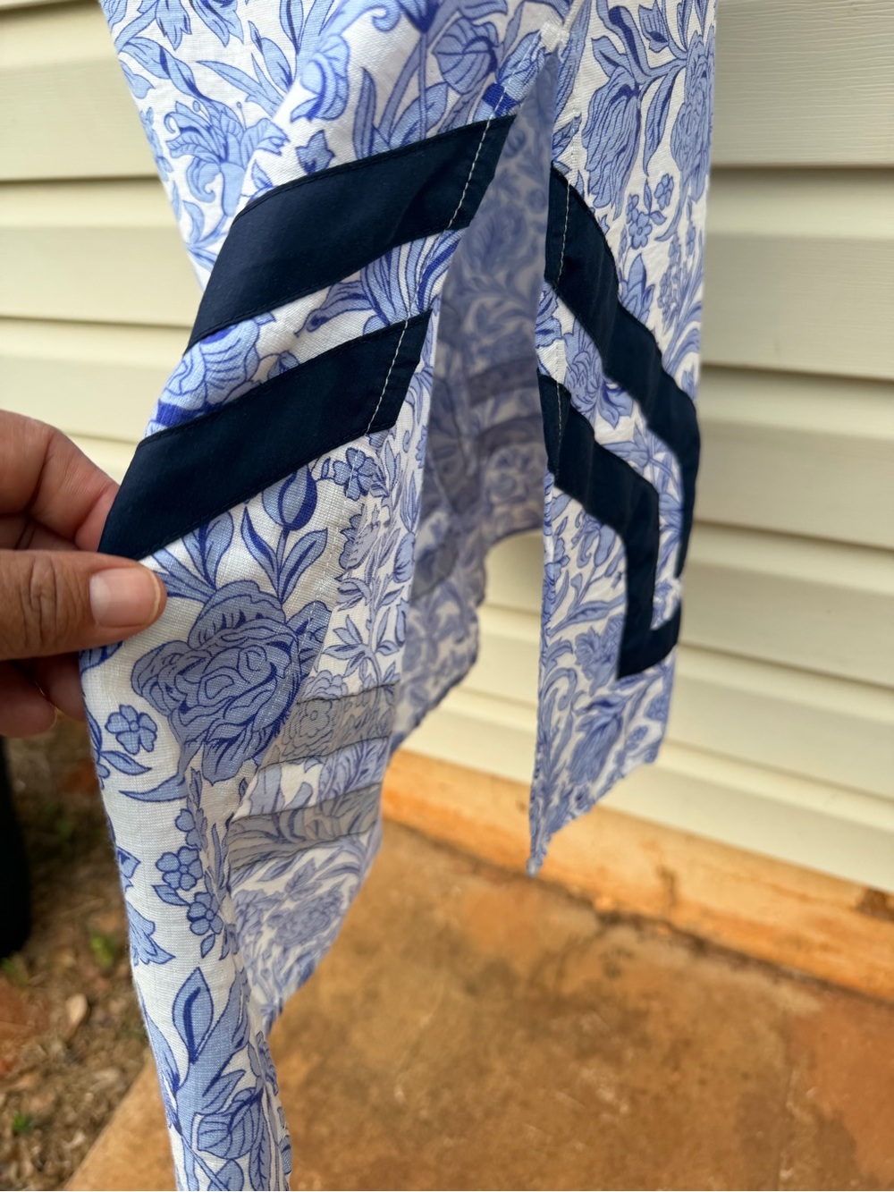 Entro Blue Floral Midi Dress Small Side Slit Flutter Sleeve Detail - Picture 7 of 11